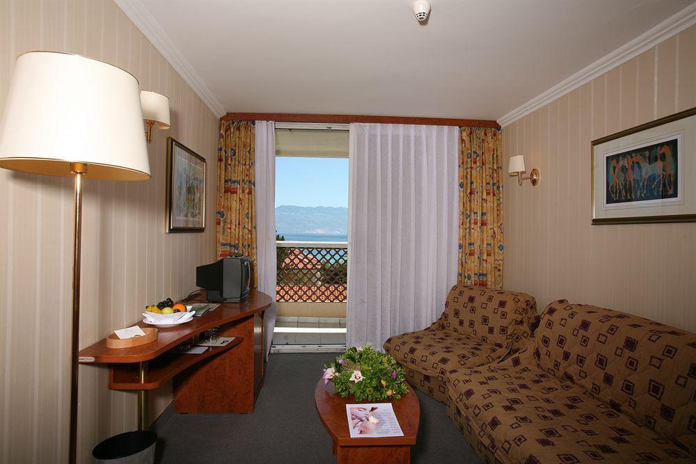 Villas Corinthia Baška Eksteriør billede
